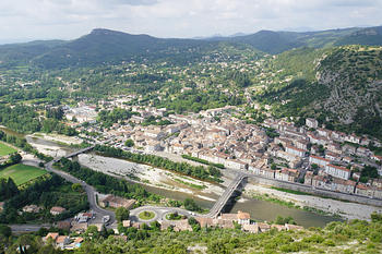 >Blick auf Anduze vom  Aussichtspunkt Fort Rohan