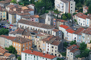 Blick auf die Dcher von Anduze und Kirche Saint Etienne